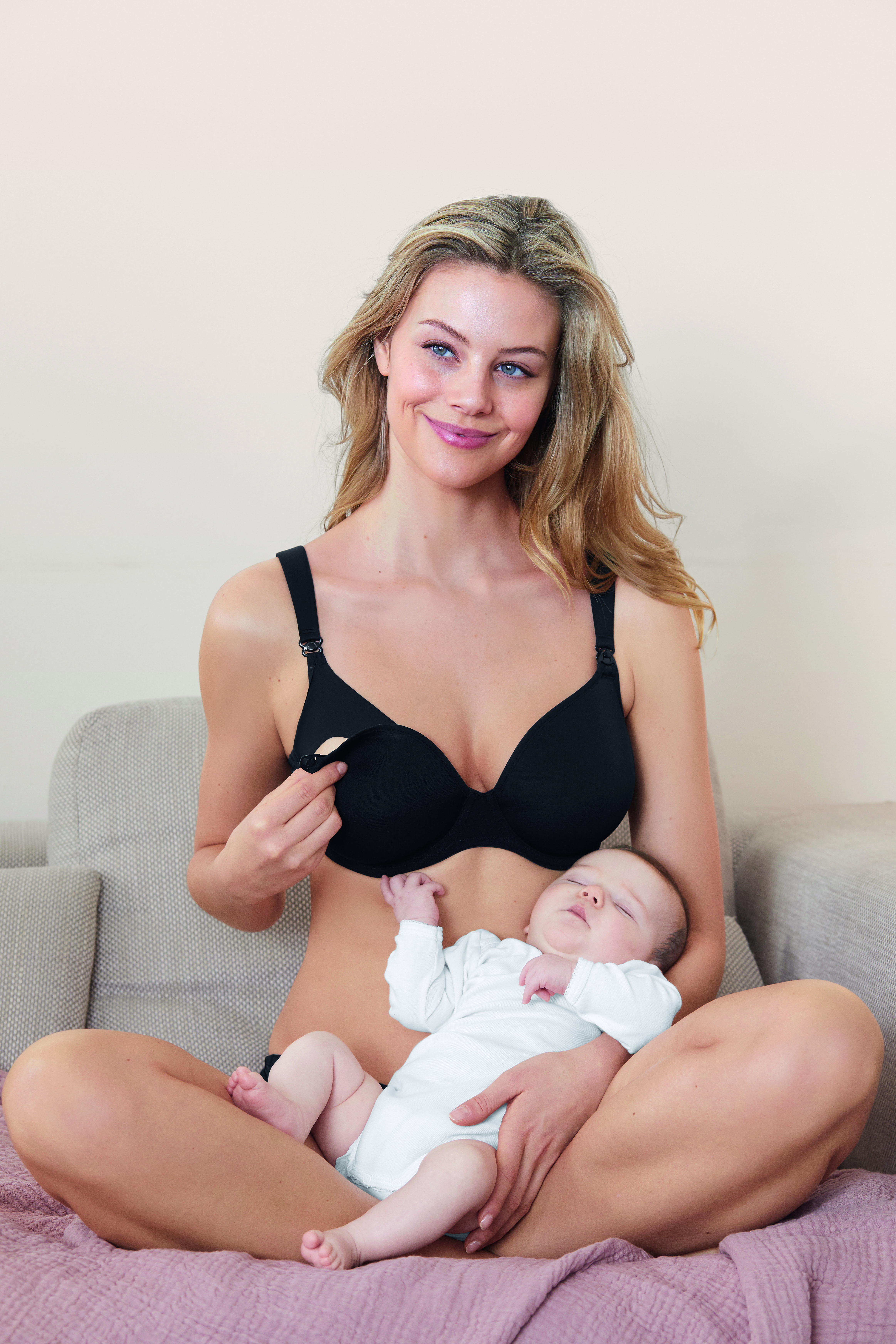 Kojicí podprsenka ANITA MISS, černá